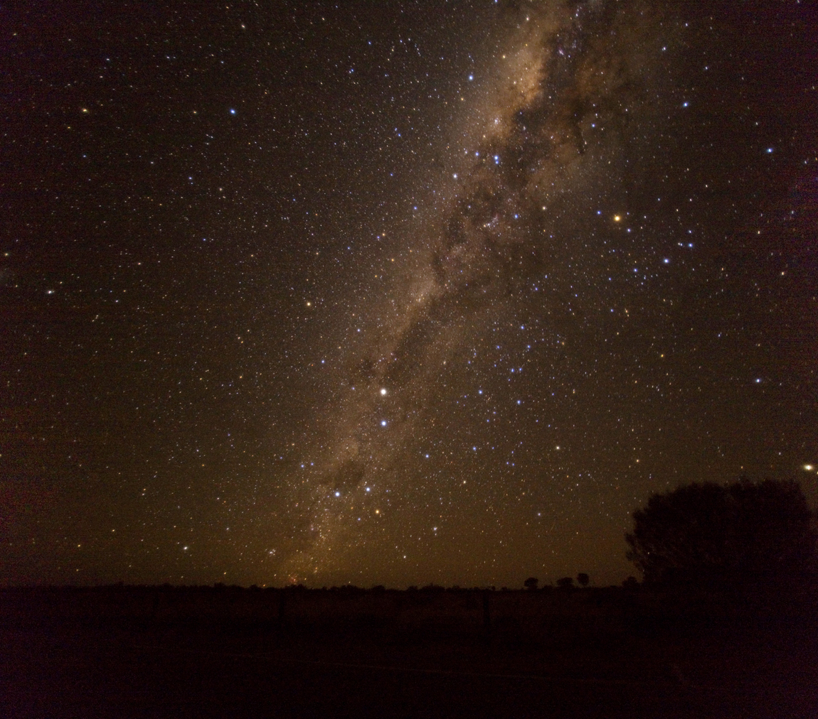 20130803_milkyway_Panorama_Uluru.jpg
