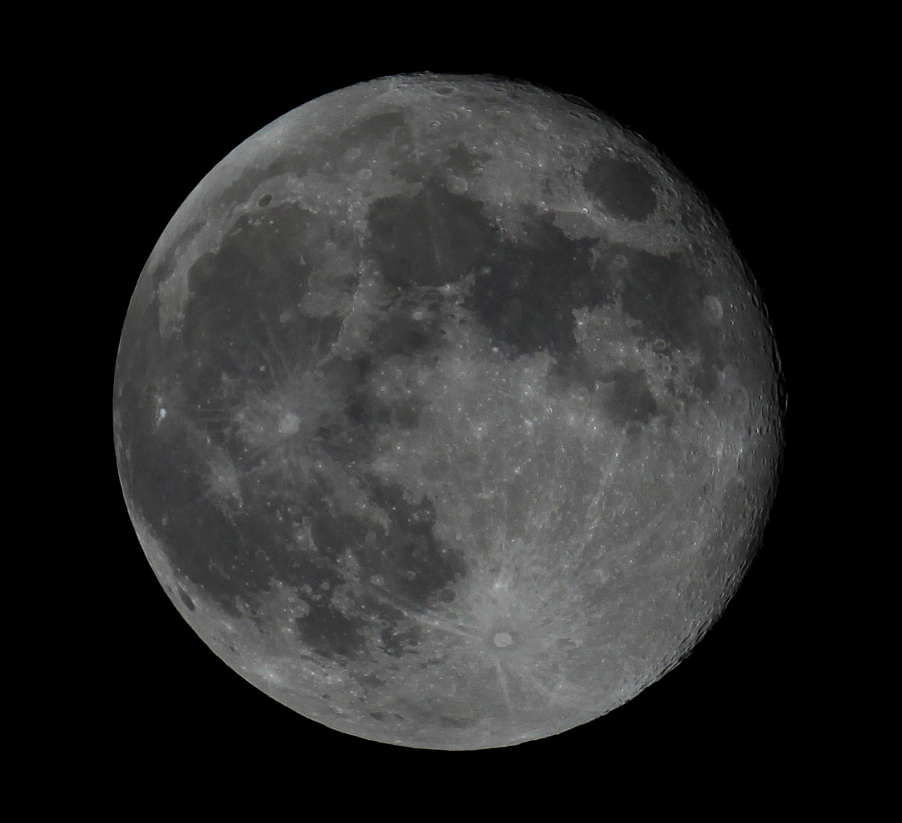 Moon_130920_1-800-ps3-001c.jpg