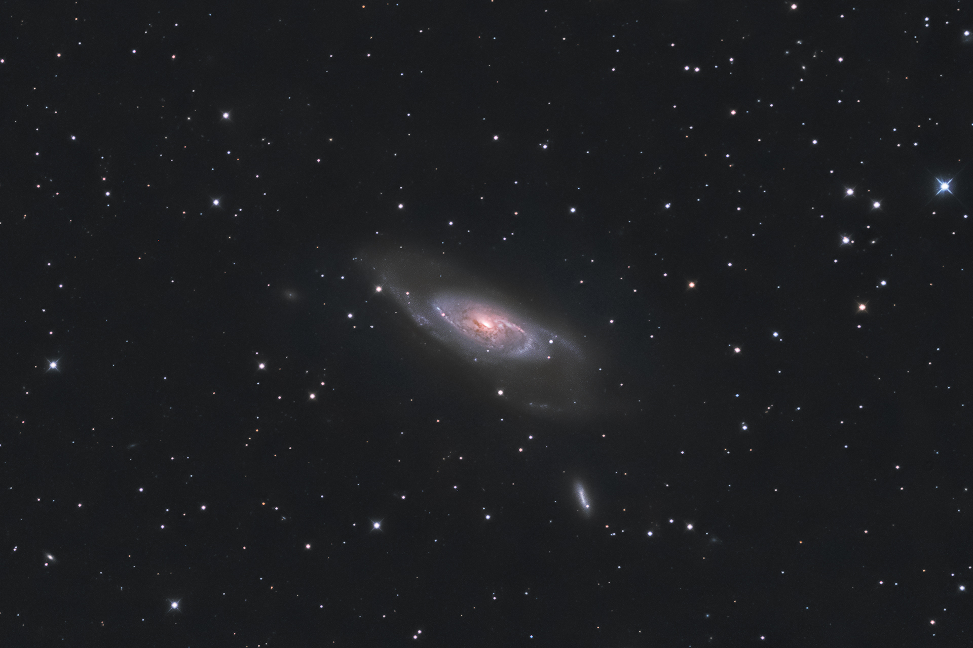 m106.jpg